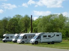 Wohnmobile uf dem Stellplatz Ederauen