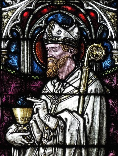 Ausschnitt aus dem Wigbertfenster in der Basilika St. Peter in Fritzlar