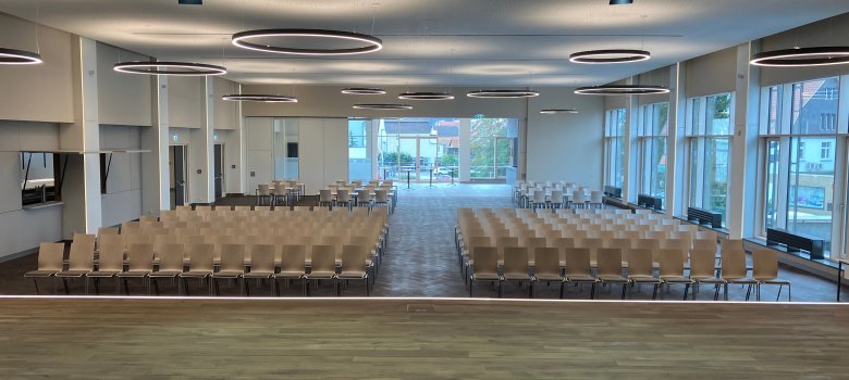 Blick von der Bühne in den großen Saal Blick von der Bühne in den großen Saal